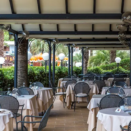 Club La Castellana Mare 4* 贝尔韦代雷