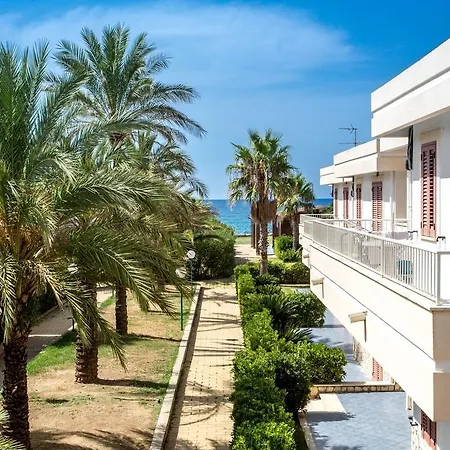 Club La Castellana Mare 酒店 4*