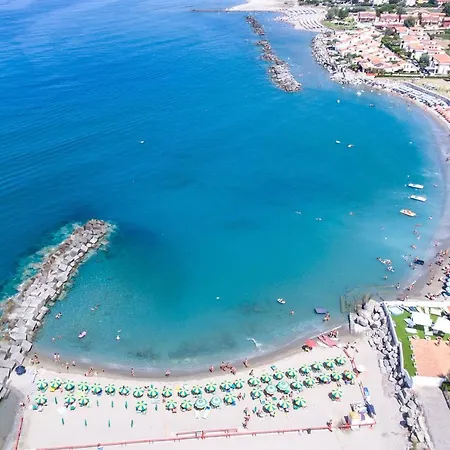 Club La Castellana Mare 4*