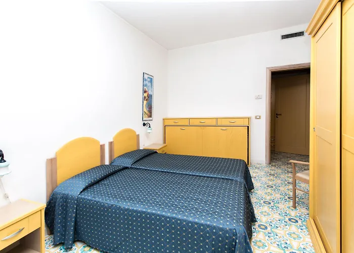 Club La Castellana Mare Hotel 4*