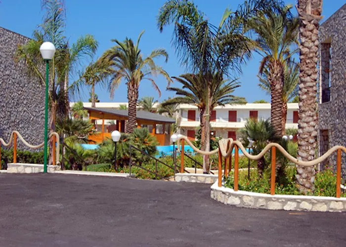 Hotel Club La Castellana Mare 4*