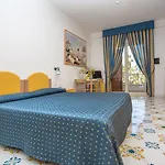 Club La Castellana Mare 4*