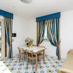 Club La Castellana Mare Hotel 4*
