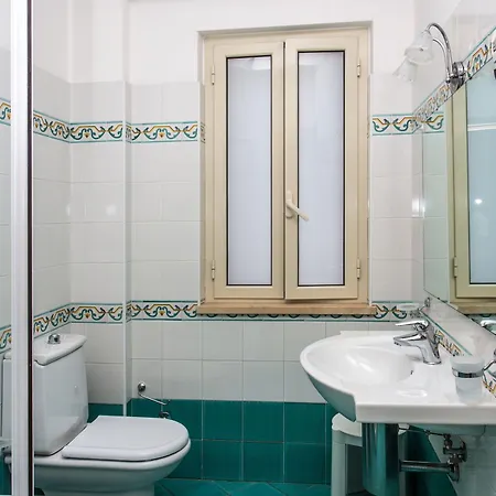 Hotell Club La Castellana Mare 4*
