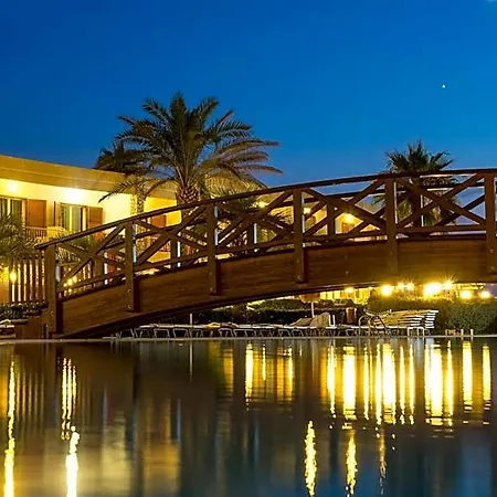 Hotel Club La Castellana Mare 4*