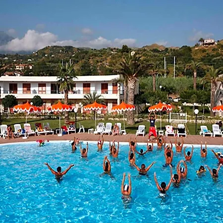 Club La Castellana Mare Hotel 4*