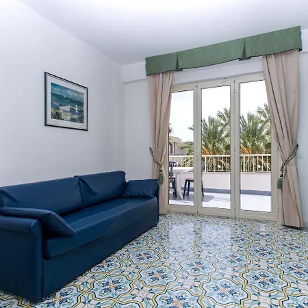 Club La Castellana Mare Hotel 4*