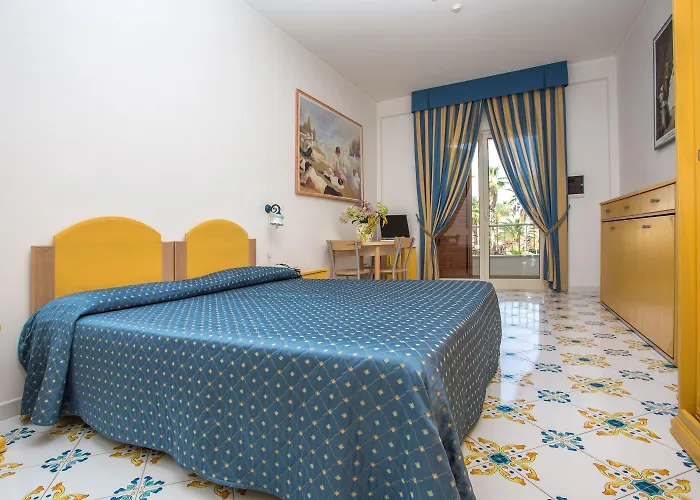 Club La Castellana Mare 4*