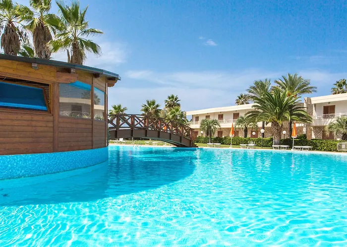 Hotel Club La Castellana Mare 4*