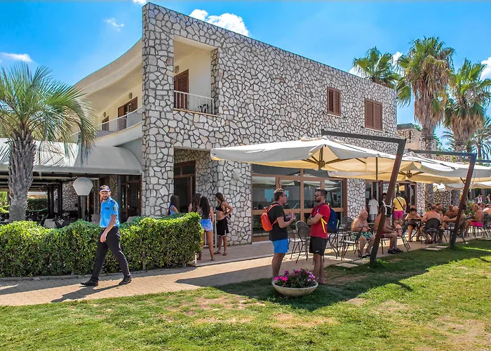 Club La Castellana Mare 4*