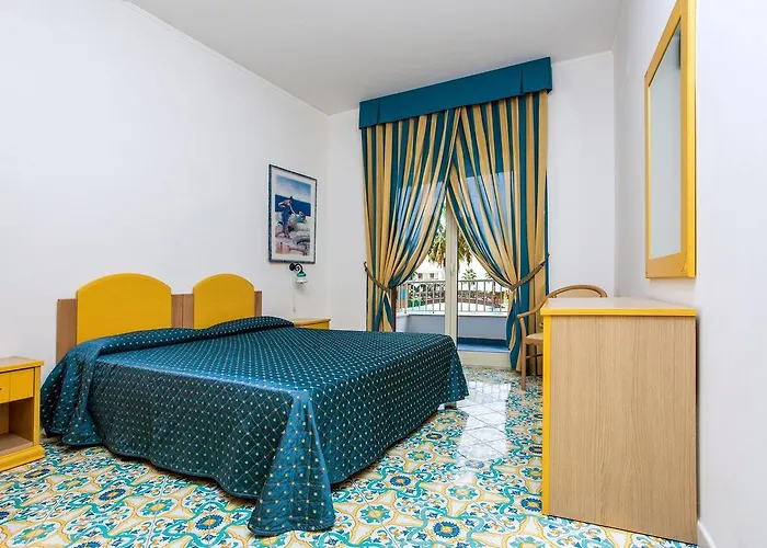 Club La Castellana Mare Hotel 4*